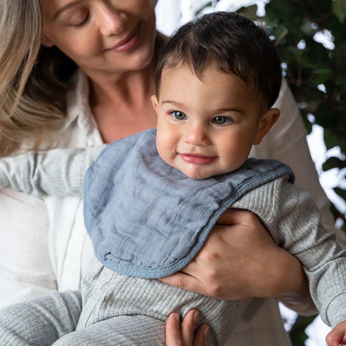 Muslin Bibs with Adjustable Snaps (4 Pack)
